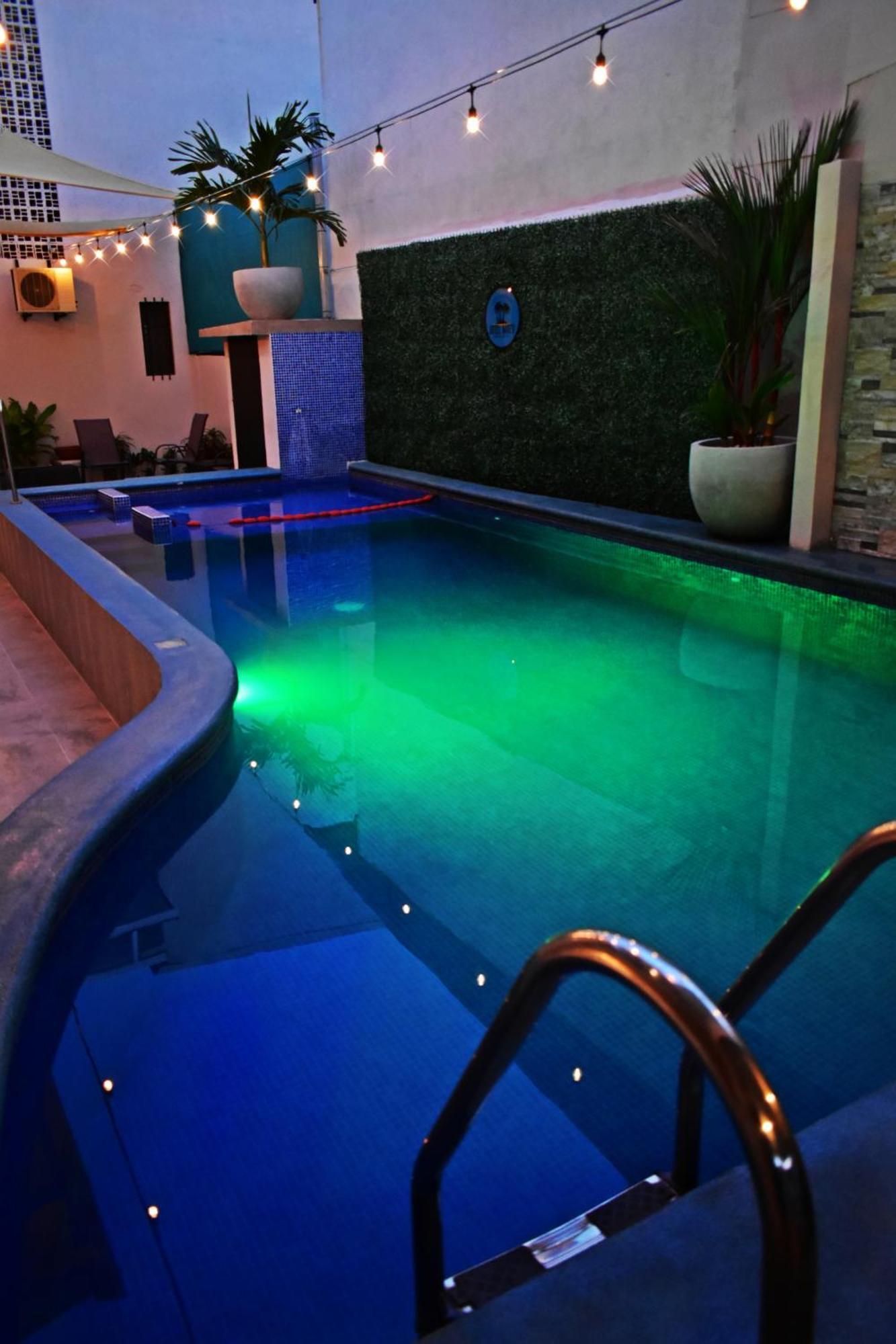 Hotel Cabinas Midey プンタレナス エクステリア 写真