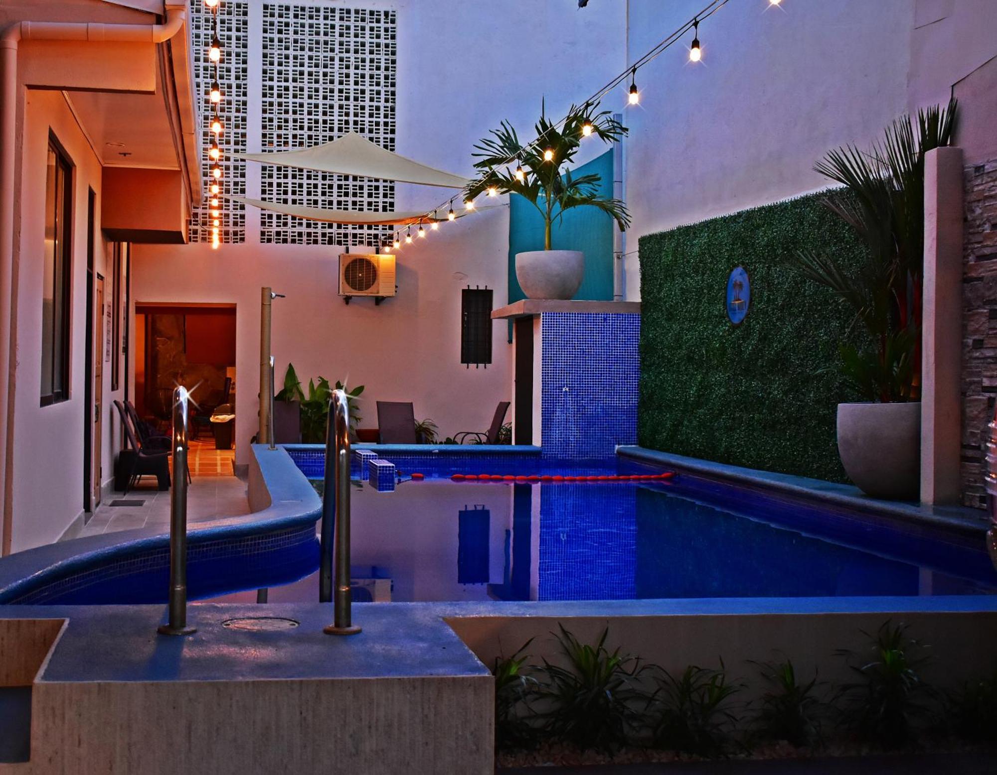 Hotel Cabinas Midey プンタレナス エクステリア 写真