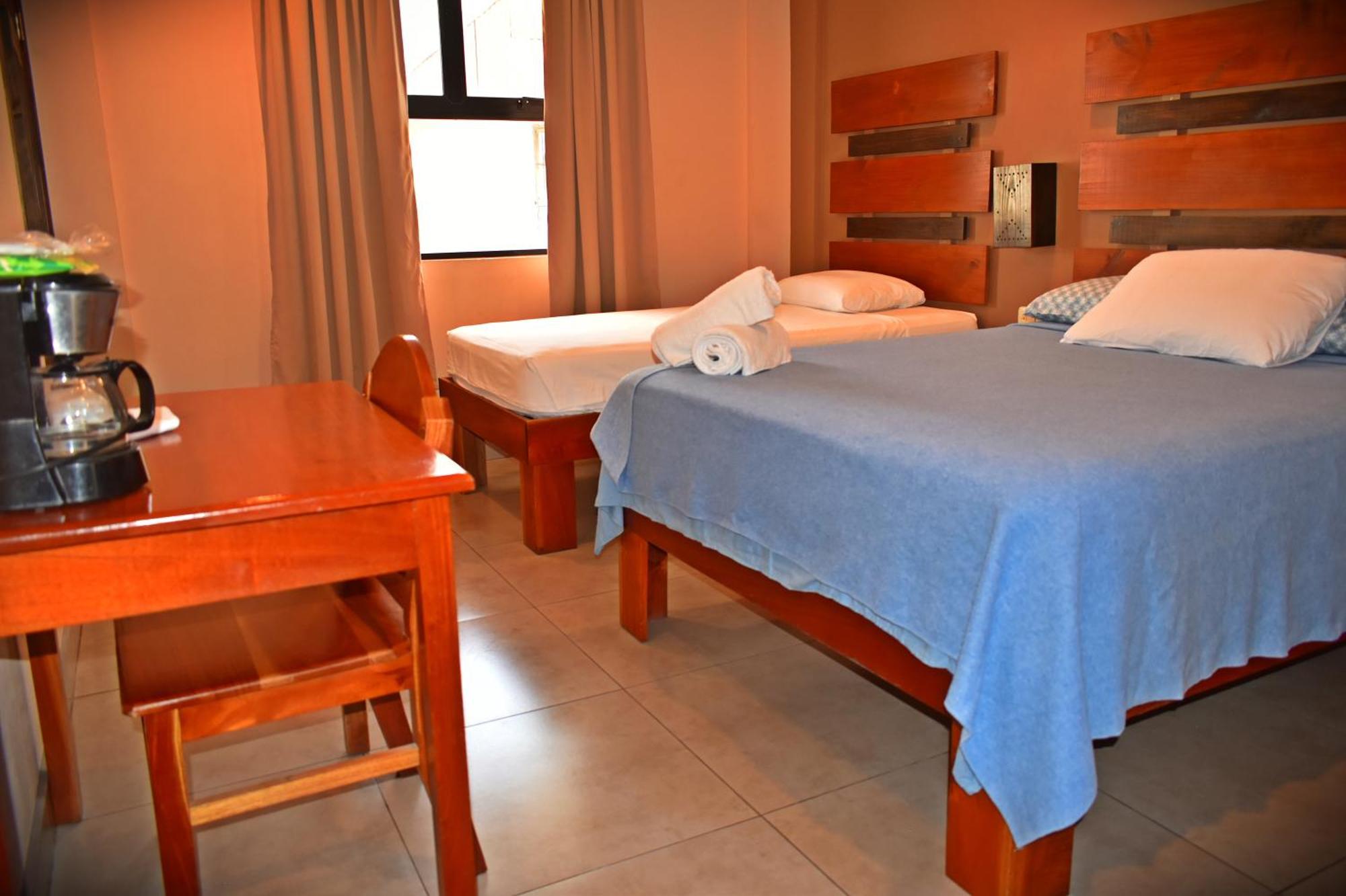 Hotel Cabinas Midey プンタレナス エクステリア 写真