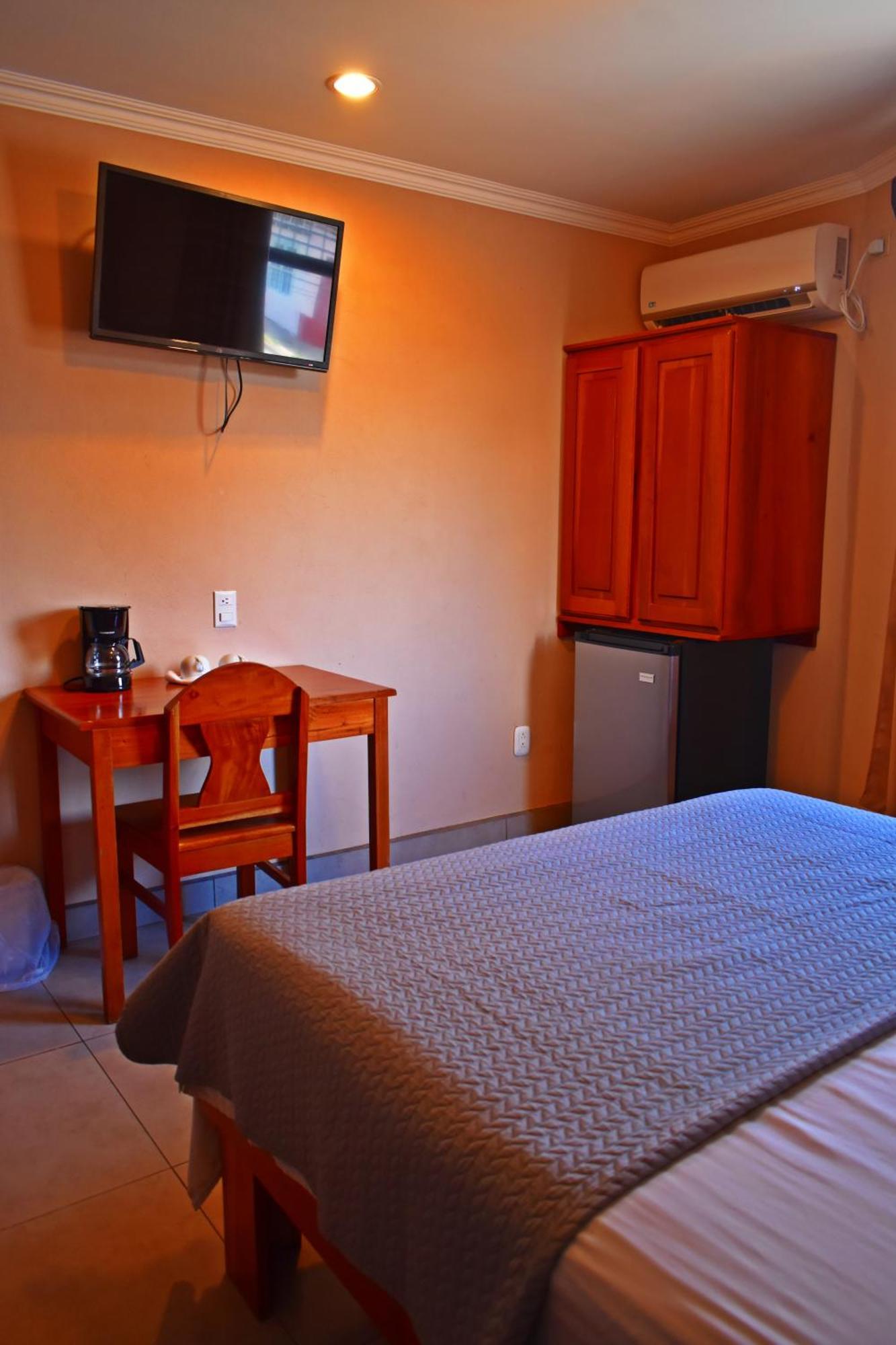 Hotel Cabinas Midey プンタレナス エクステリア 写真