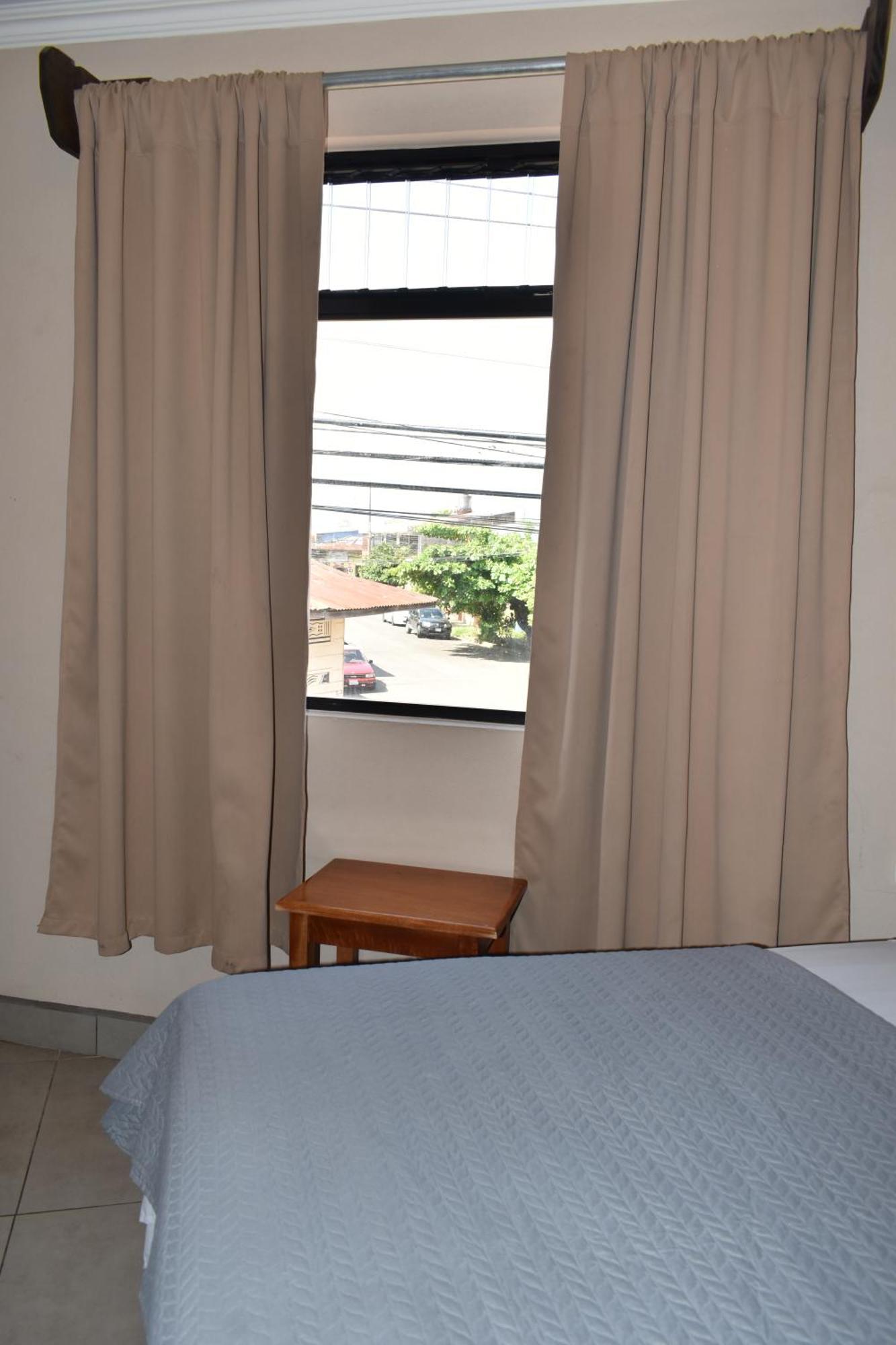 Hotel Cabinas Midey プンタレナス エクステリア 写真